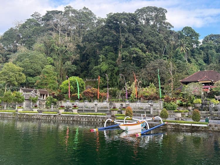 East Bali Tour: Gate of Heaven, Water Palace, Sleeping Gajah - Image 13