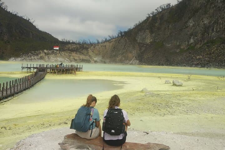 Volcano Sightseeing and Hot Spring Private Tour - Image 2