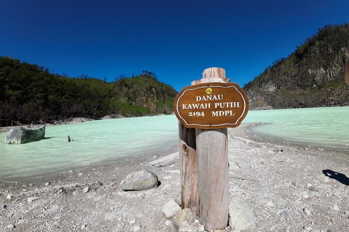 Volcano Sightseeing and Hot Spring Private Tour - Image 6