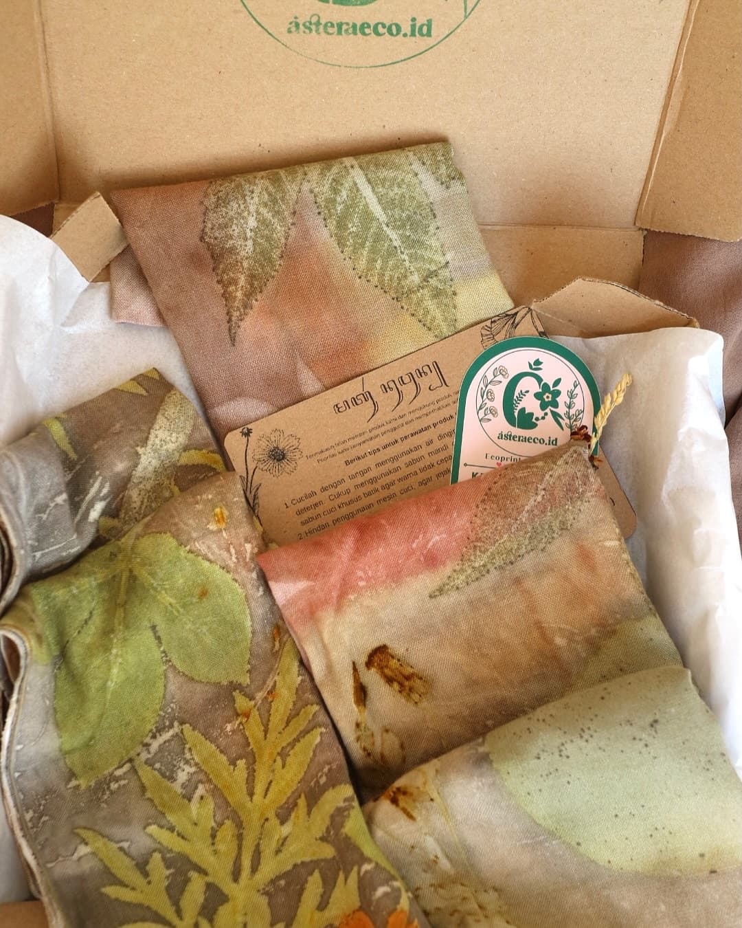 Intimate Natural Dyeing Experience in Yogyakarta - Image 3