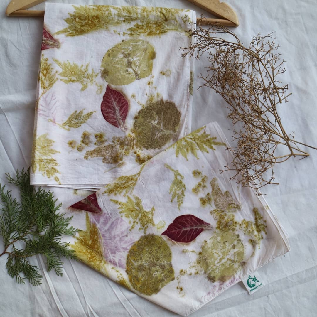 Intimate Natural Dyeing Experience in Yogyakarta - Image 4