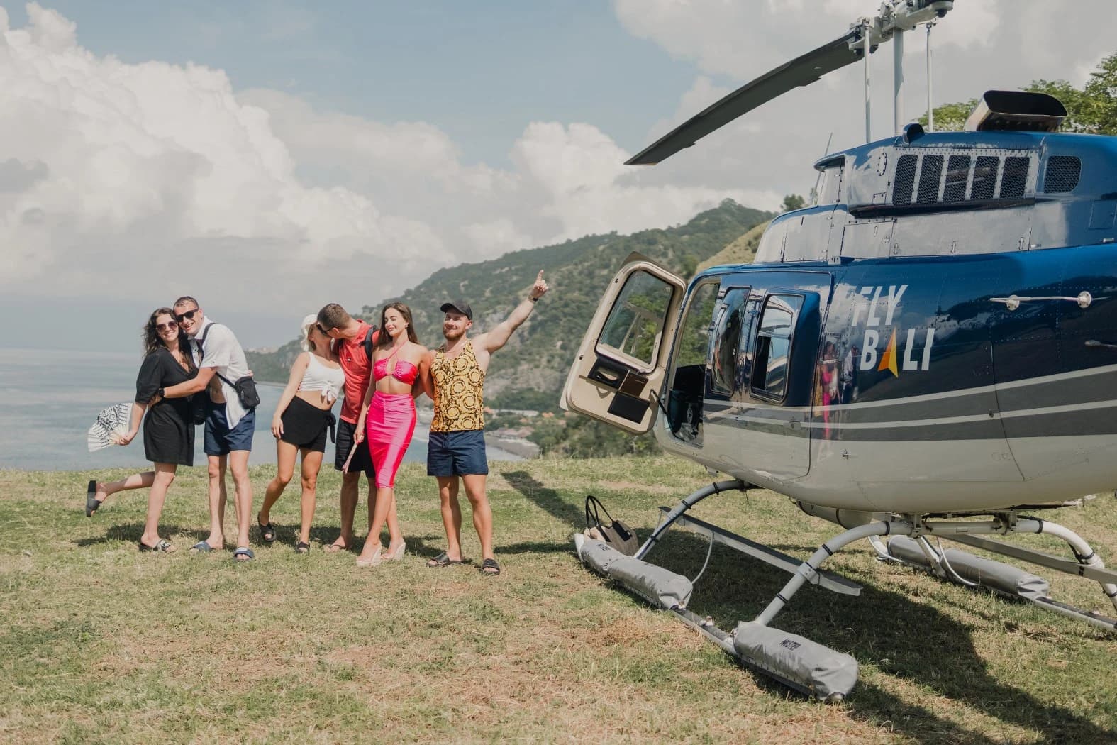 Private Hillside Picnic and Helicopter Tour - Image 2