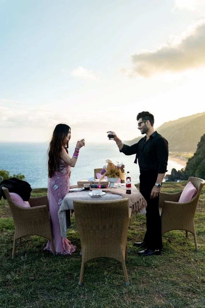 Private Hillside Picnic and Helicopter Tour - Main image