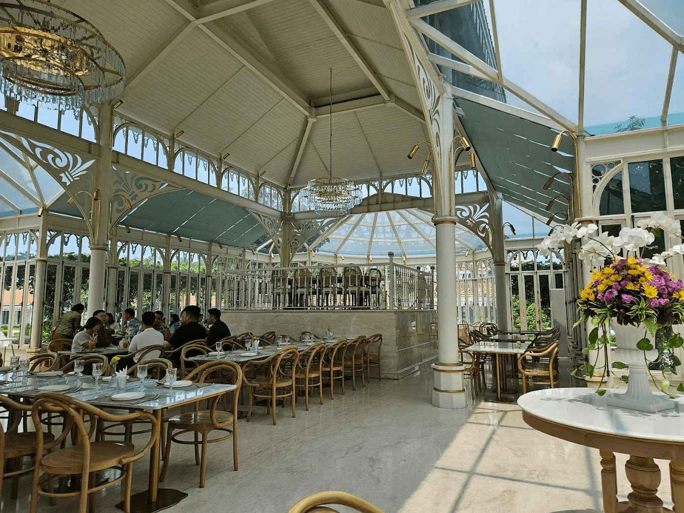 3-Day Luxury Camper Bus Cultural Tour Solo & Yogyakarta from Jakarta - Image 7