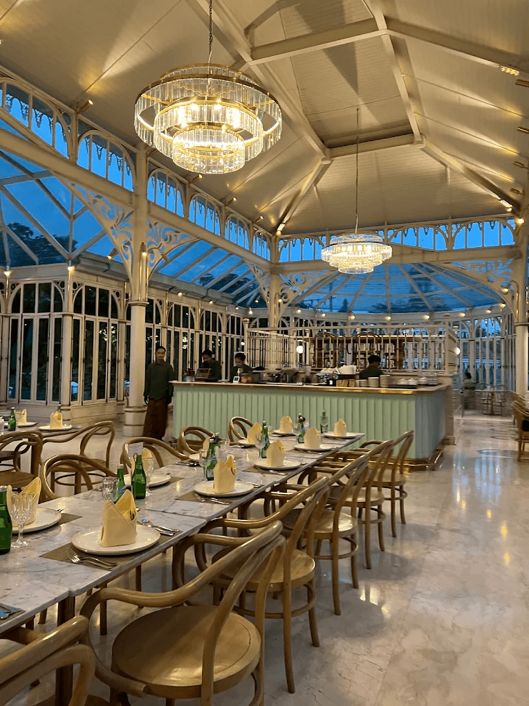 3-Day Luxury Camper Bus Cultural Tour Solo & Yogyakarta from Jakarta - Image 10