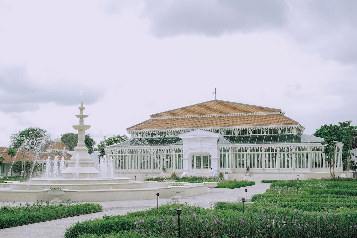 3-Day Luxury Camper Bus Cultural Tour Solo & Yogyakarta from Jakarta - Main image