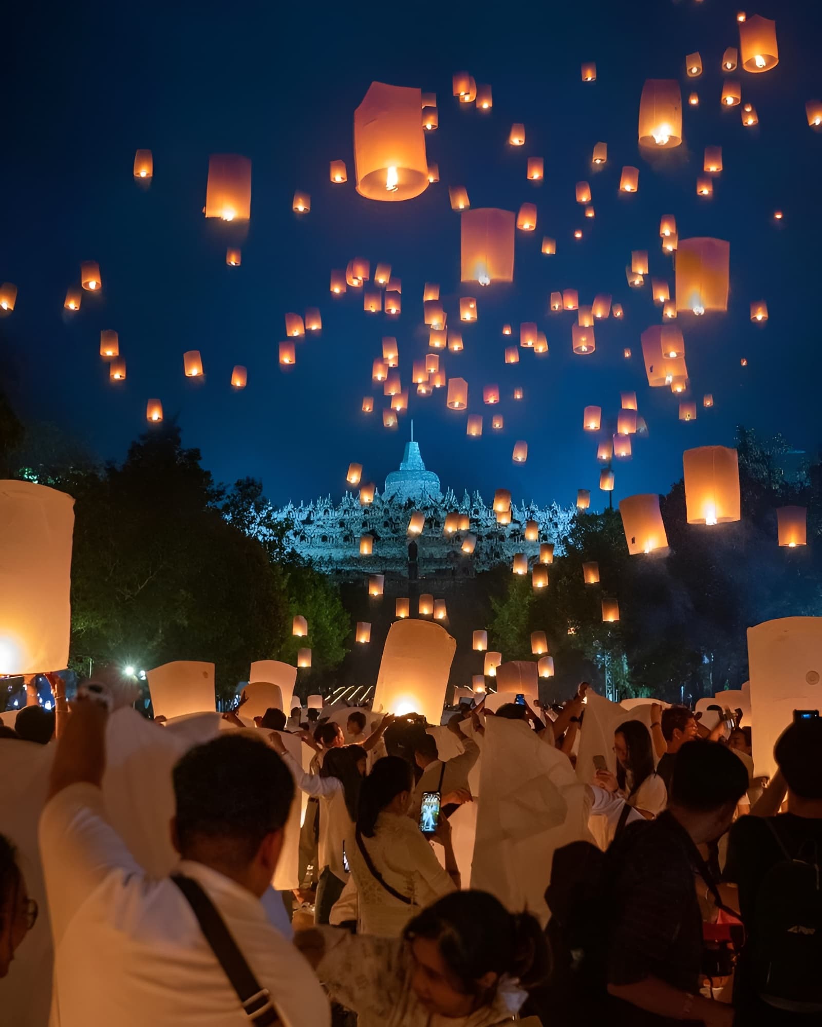 One Day Dieng Plateau & Borobudur Highlights Tour - Image 2