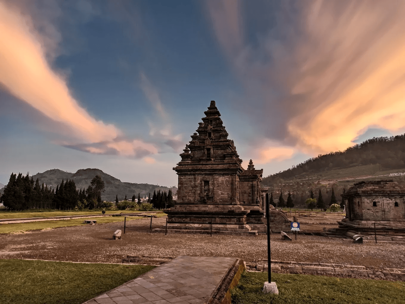 One Day Dieng Plateau & Borobudur Highlights Tour - Main image