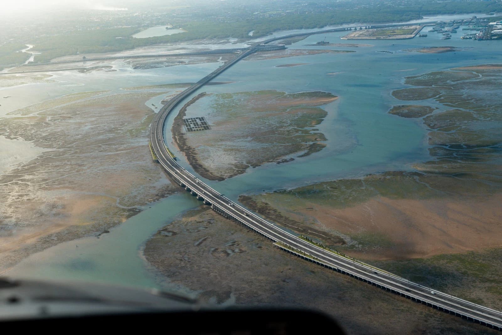 The Bukit Peninsula - Private Scenic Helicopter Tour (18 Minutes) - Image 4