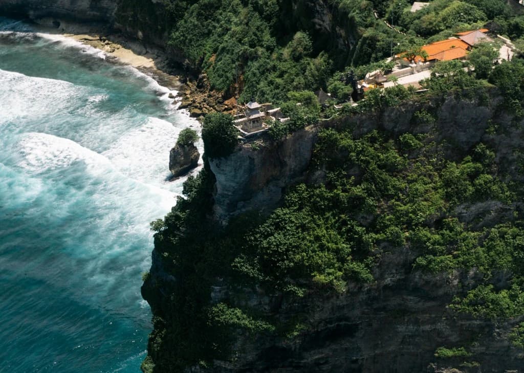 The Bukit Peninsula - Private Scenic Helicopter Tour (18 Minutes) - Image 10