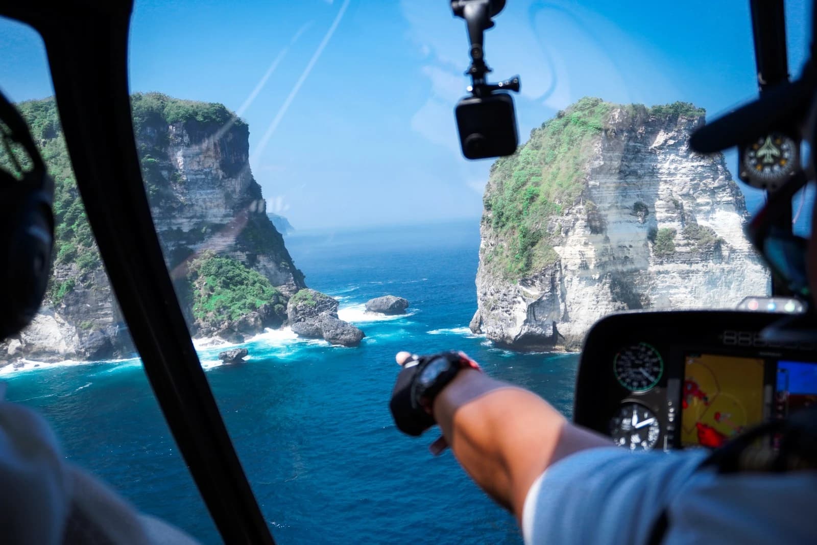 The Nusa Islands - Private Helicopter Tour (42 Minutes) - Image 2