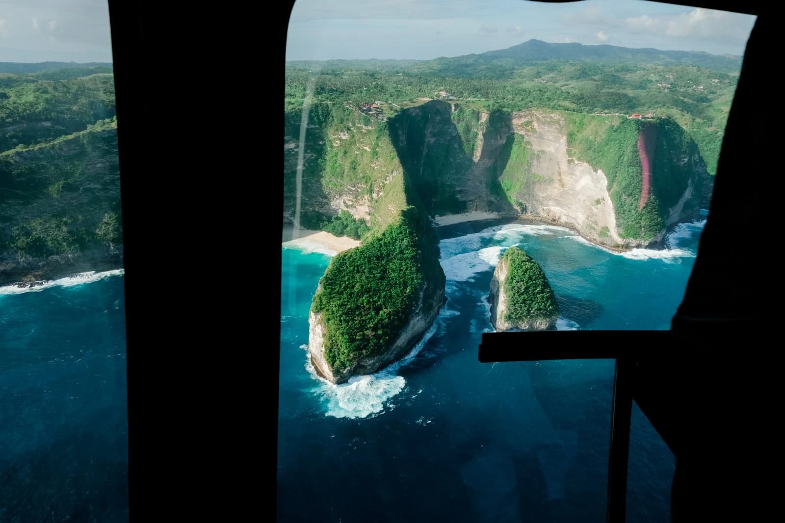 The Nusa Islands - Private Helicopter Tour (42 Minutes) - Image 8