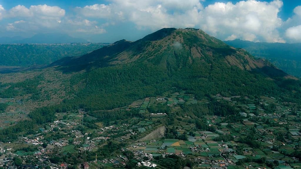 Bali Volcanoes & Temples – Private Helicopter Tour (66 Minutes) - Image 8