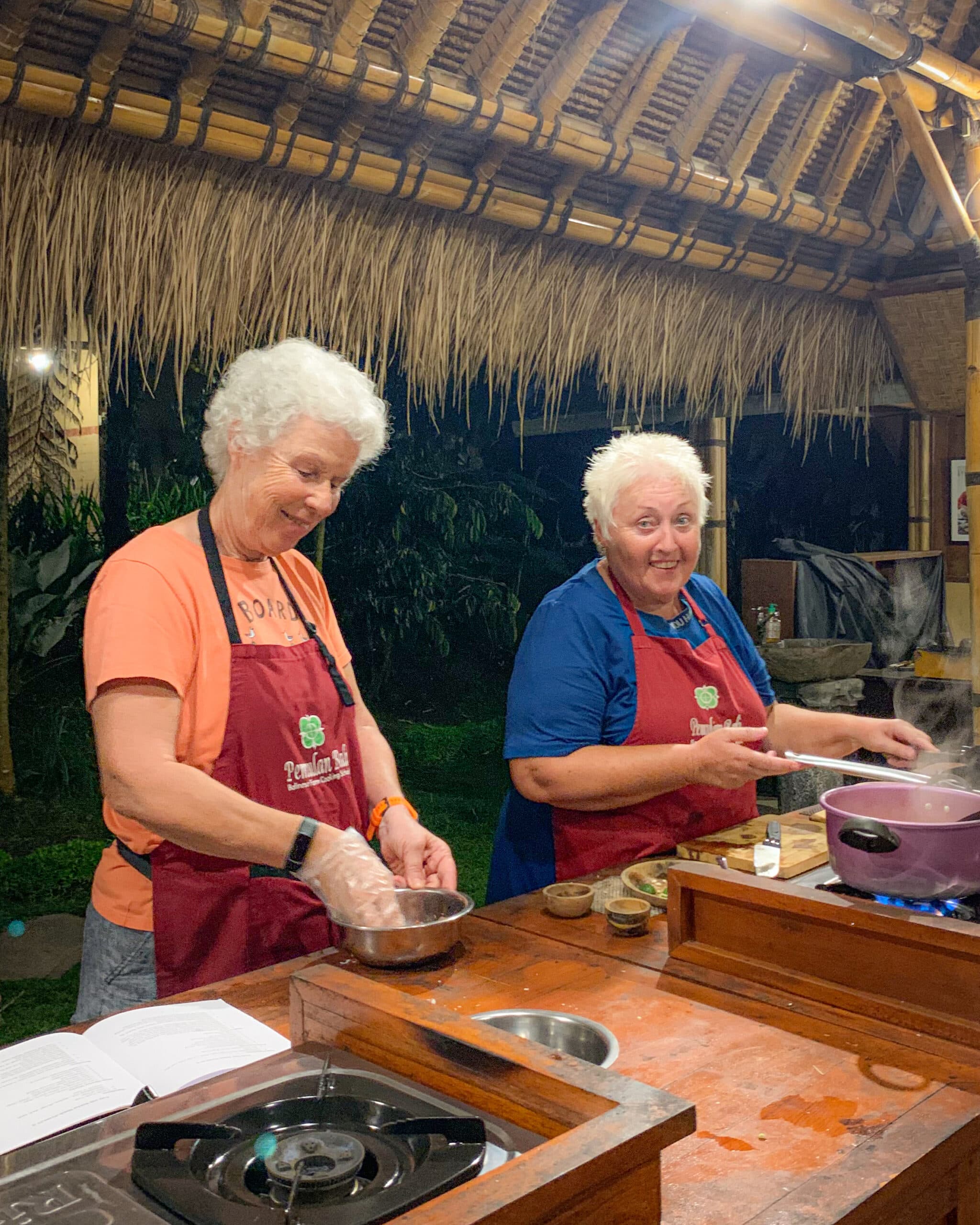 Evening Balinese Cooking Class with Organic Farm Experience in Ubud - Main image