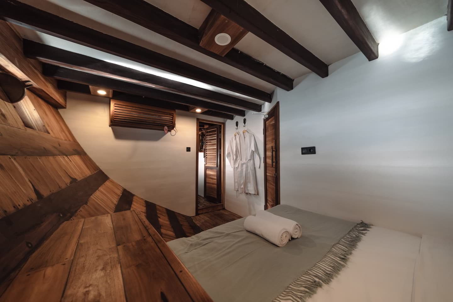 Komodo Islands Sailing Experience (3D2N) – Banda Neira & Savu Cabin - Image 3