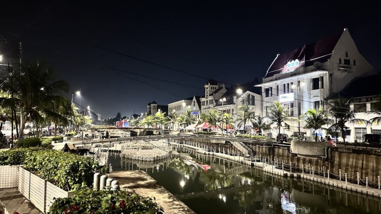 Discover Jakarta After Dark: City Lights & Street Food - Main image