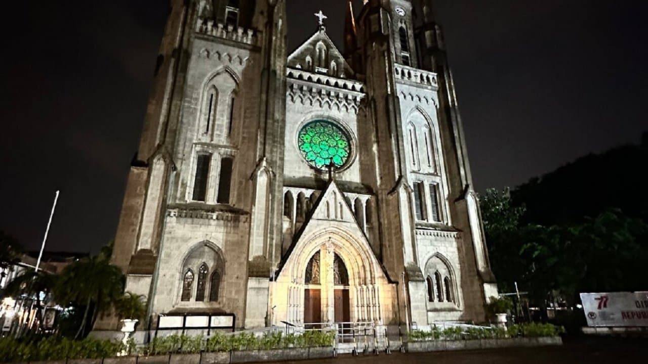 Discover Jakarta After Dark: City Lights & Street Food - Image 4