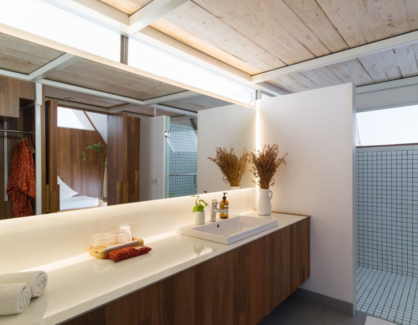 Sabuk Lawu: 3-Day Cultural & Wellness Retreat at Rumah Atsiri – Citronella Room - Image 3