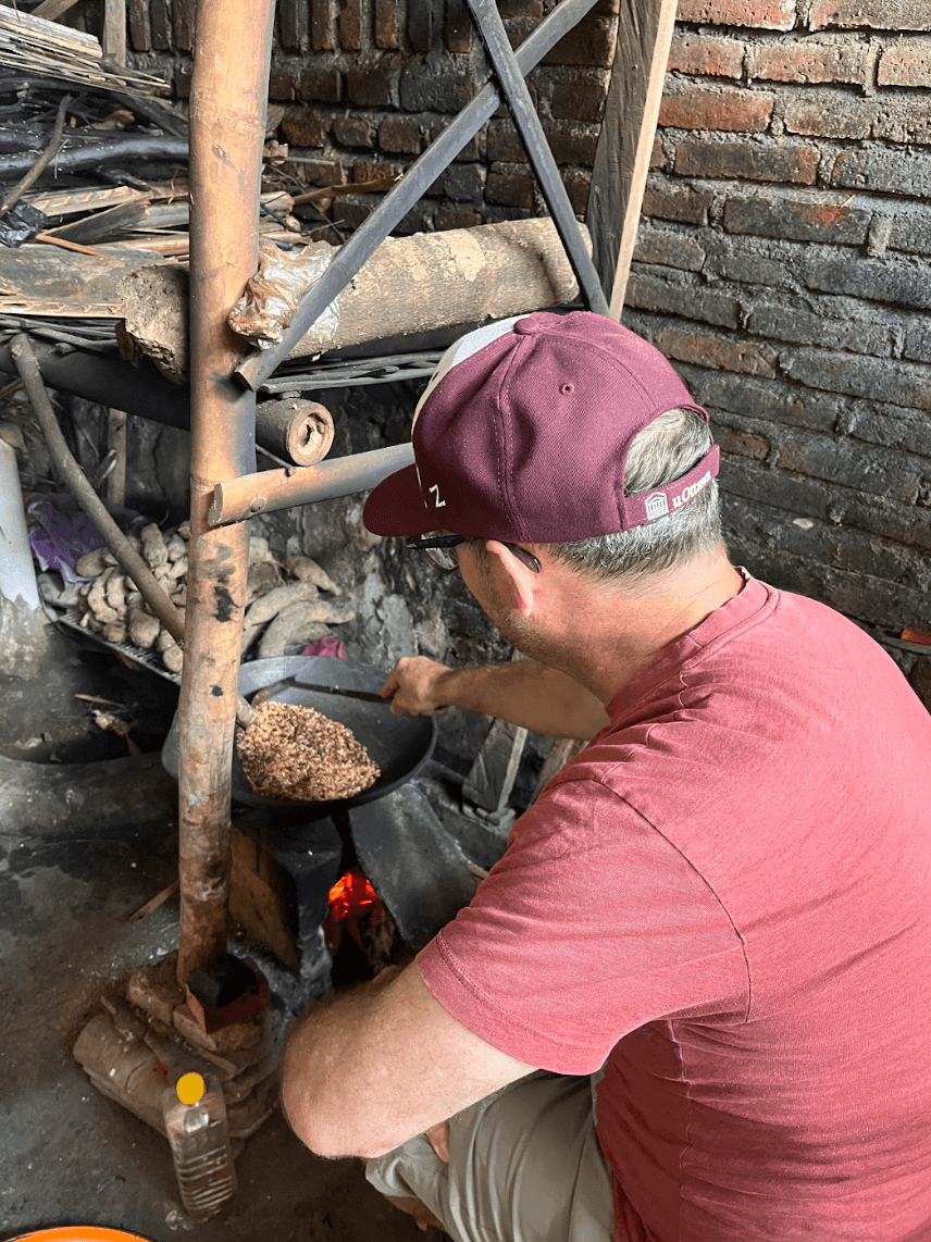 Tetebatu: Traditional Coffee & Coconut Oil Workshop - Image 7