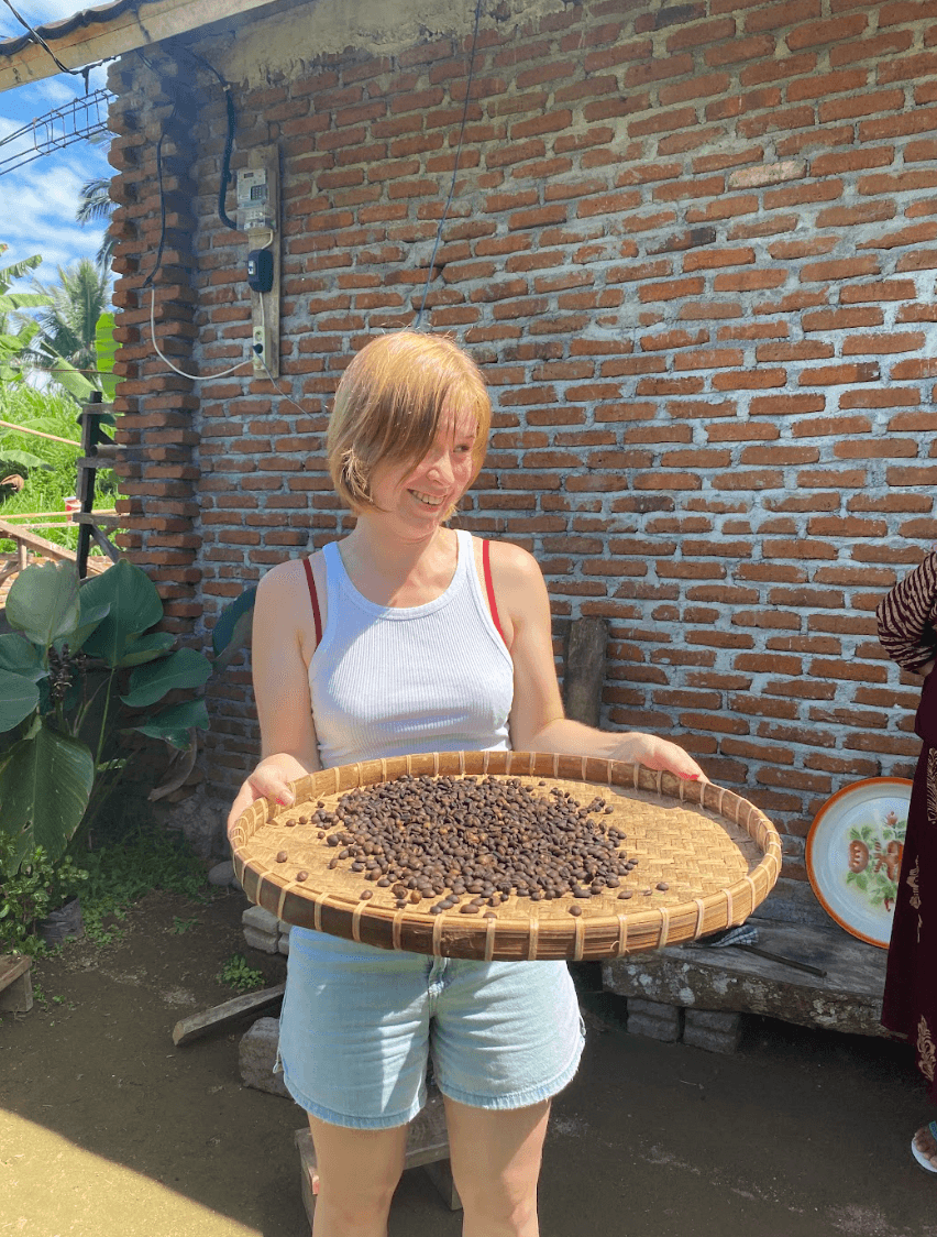 Tetebatu: Traditional Coffee & Coconut Oil Workshop - Image 8